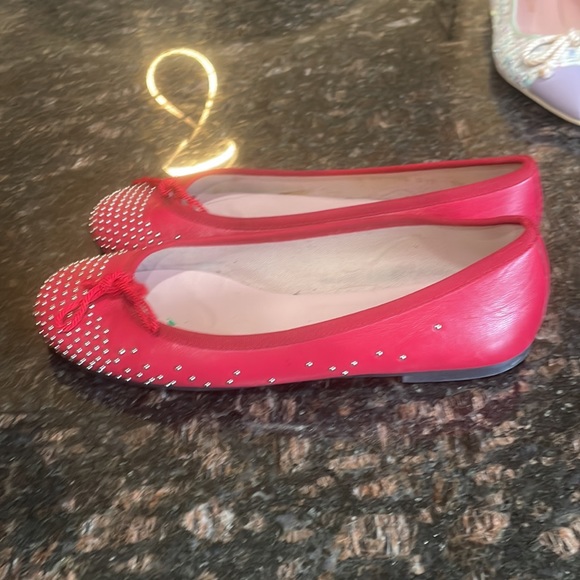 Red flats with metal studs - Picture 4 of 6